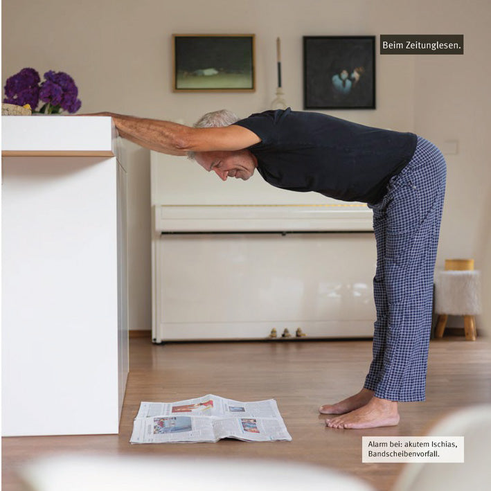 Lesehäppchen "Vorbeuge halb" aus  YOGA MAKES MY DAY von Bettina Voss